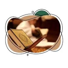 يقول الشيخ ابن عثيمين رحمه الله من فرغ طالب علم لطلب العلم فإنه كطالب العلمو من أعان على خير فهو كفاعله ومن دل على خير فهو كفاعلهفالنصوص كلها تدل على أن الإنسان يثاب يثاب ثواب هذا الطالب ورث علما ينتفع به أو عالما ينهل منهمن خلال تعليم العلم الشرعي فالعلما ورثة الأنبيا